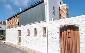 Rosmead Apartment